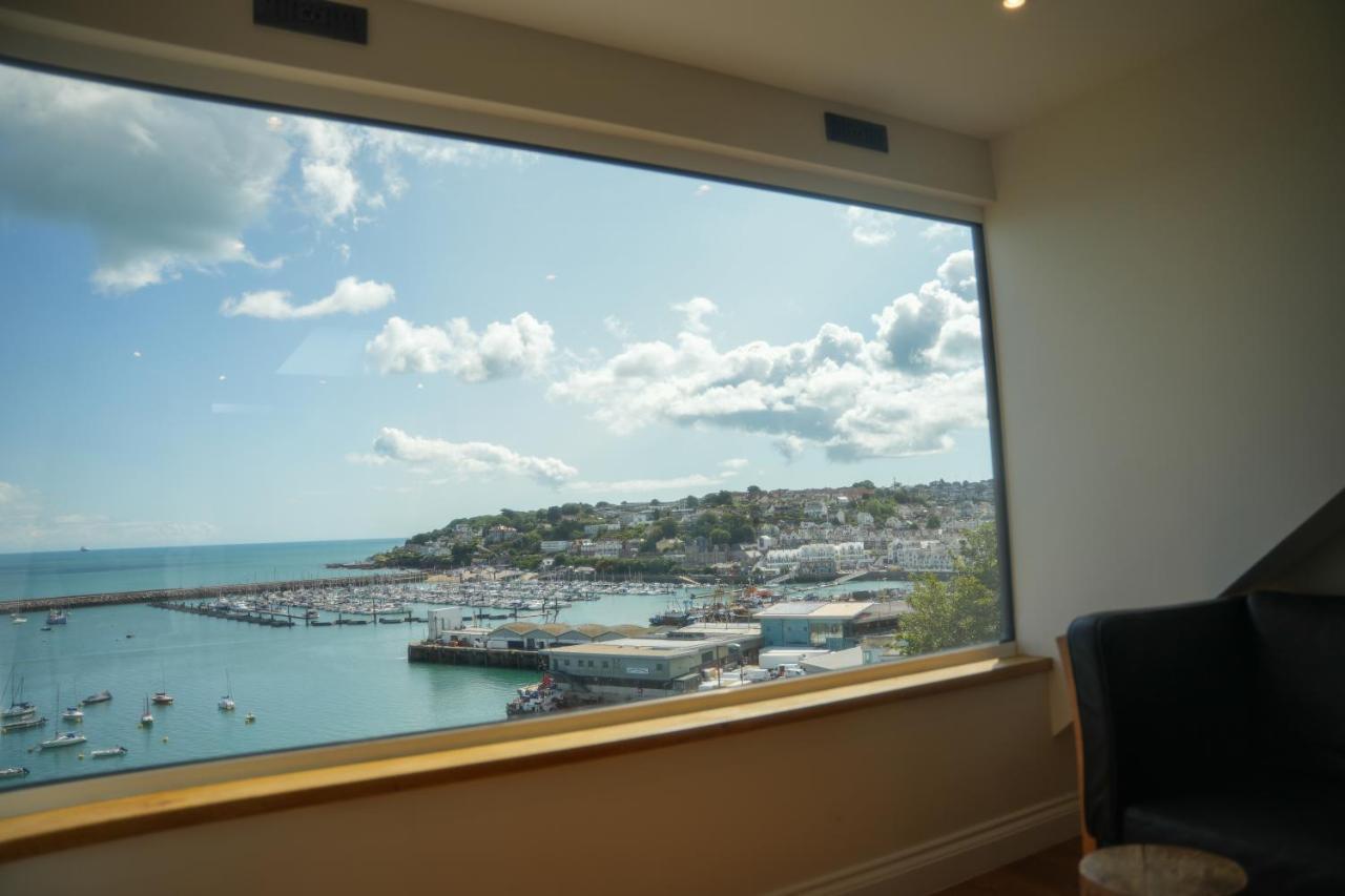 Fleur De Sel - Upside Down With Spectacular View & Parking Brixham