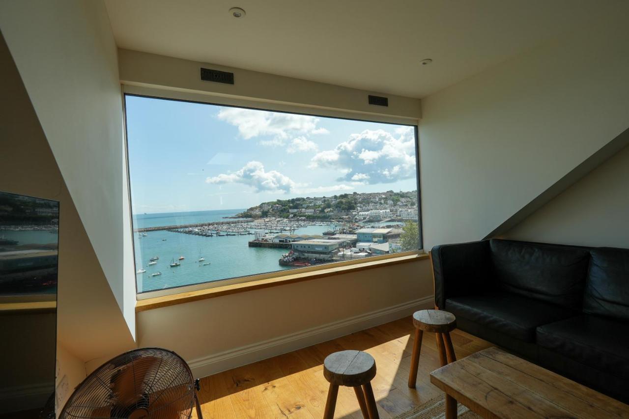 Fleur De Sel - Upside Down With Spectacular View & Parking Brixham